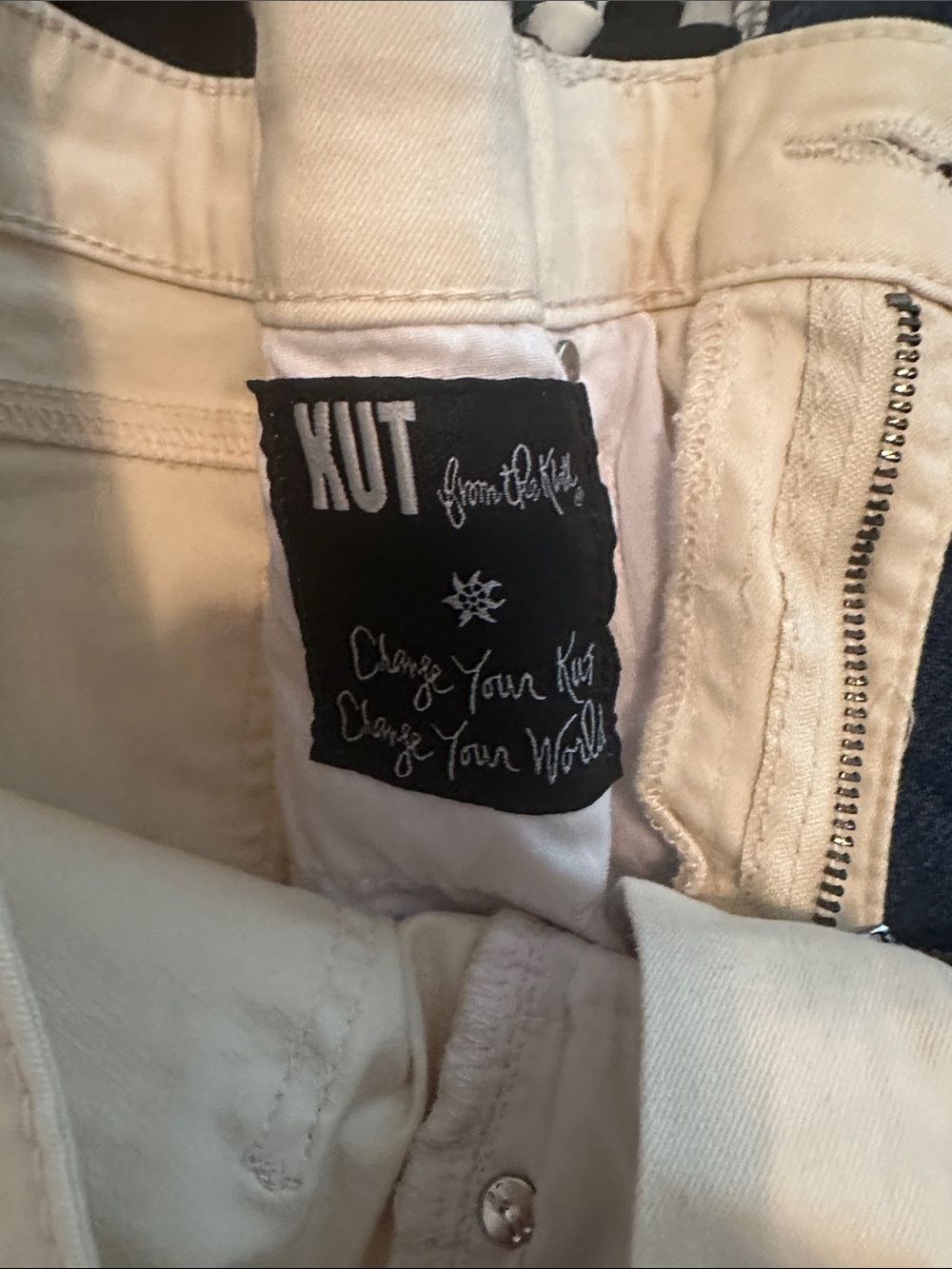 Kut from the Cloth 4 never worn mCream Straight-Leg Jeans - Lightweight Denim - Picture 3 of 5